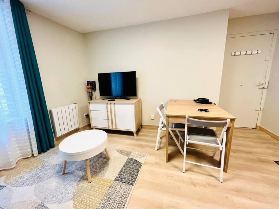 The Cocoon In The Center Of Senlis Apartment Senlis  Ngoại thất bức ảnh